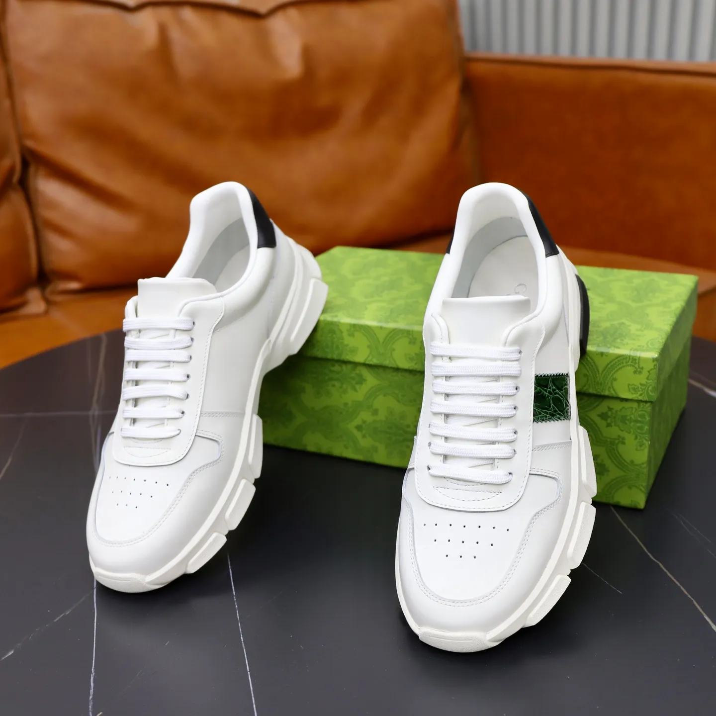 Ex-factory price: 540💰💰🙅‍♂️🙅‍♂️🙅‍♂️ Brand: GUCCI Standard code: 38-44 (45 customized) Grade: Same as the official website Material: Cowhide stitching Comfortable and breathable sheepskin lining Lightweight and wear-resistant sports outsole Style category: Men's fashionable casual shoes Running sports shoes Distinguished luxury brand elements Top luxury color: actual picture color